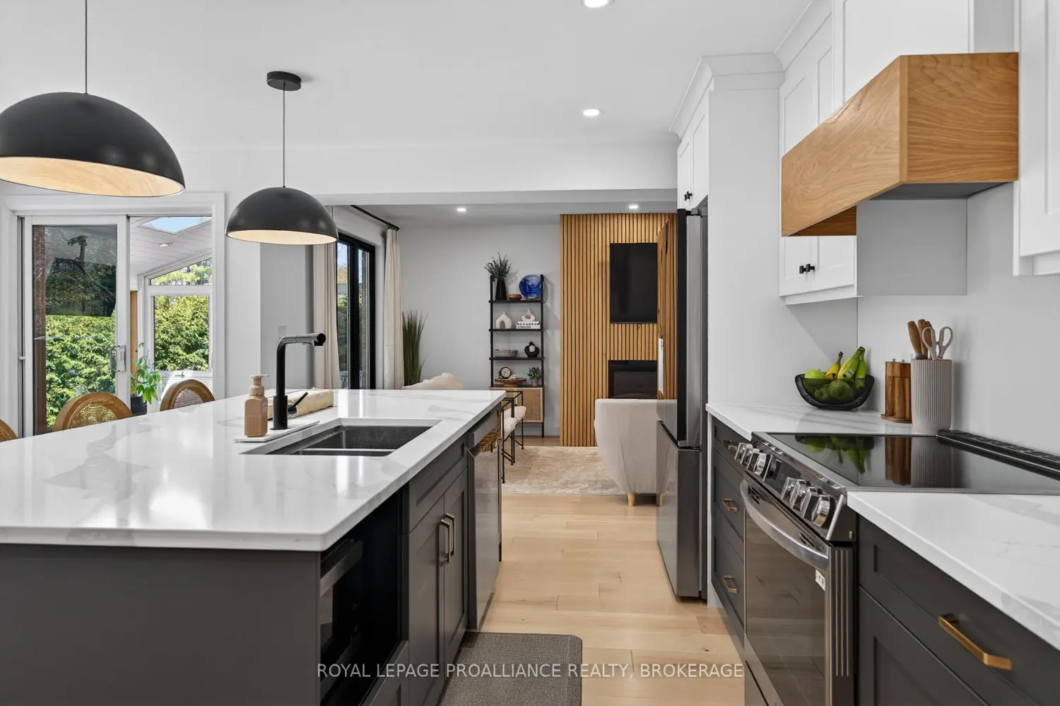861 Mona Drive photo 5