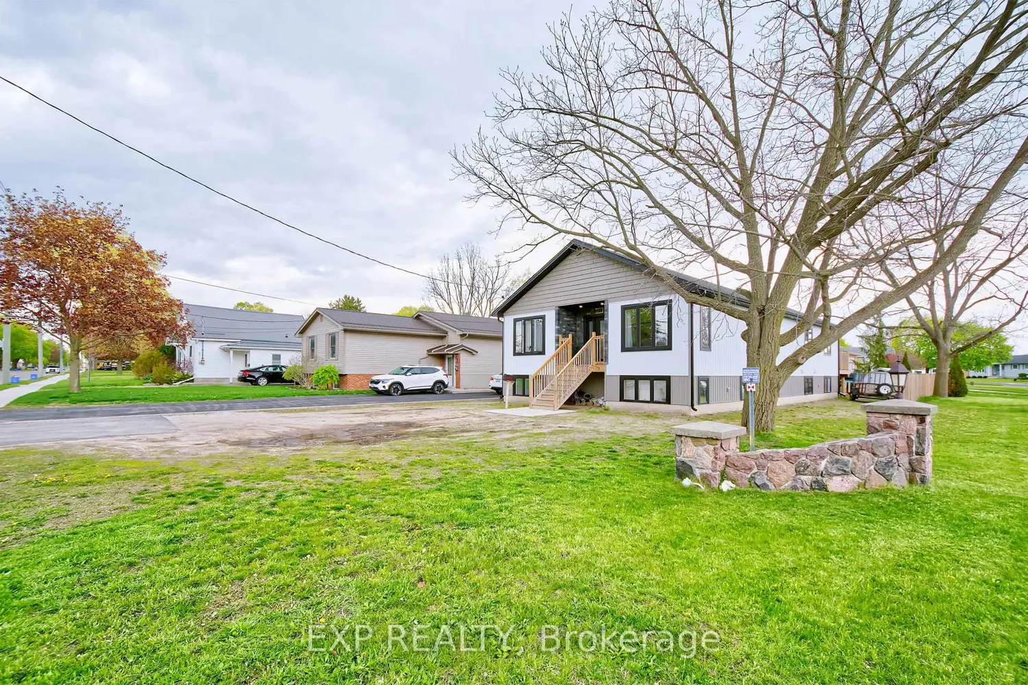313 John Street photo 3