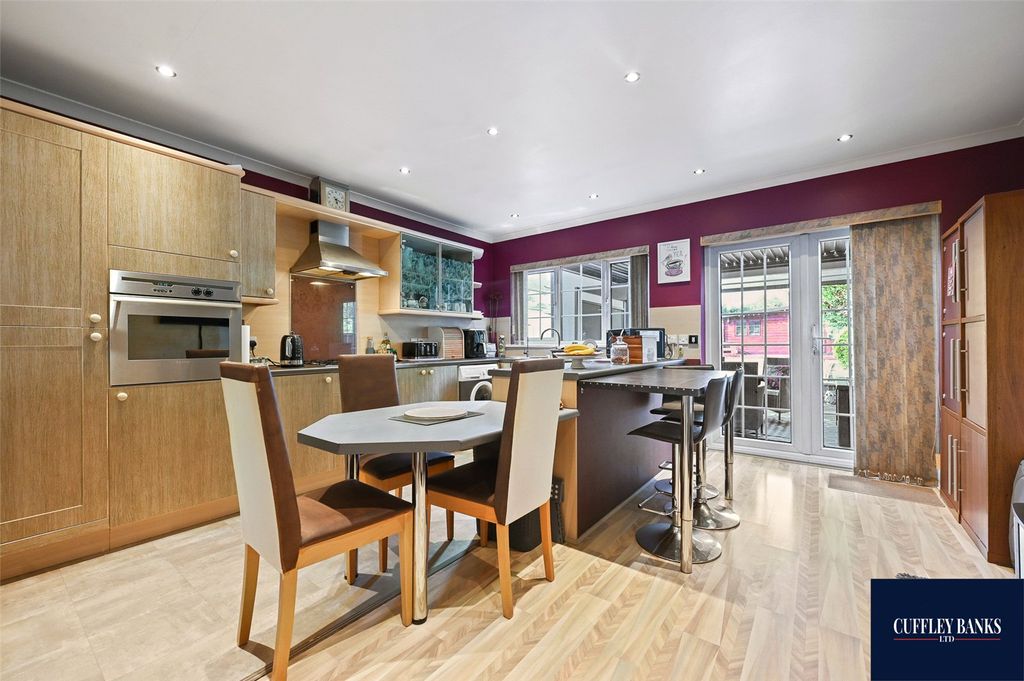 3 bed end terrace house for saleBerkeley Avenue, Greenford, Middlesex UB6