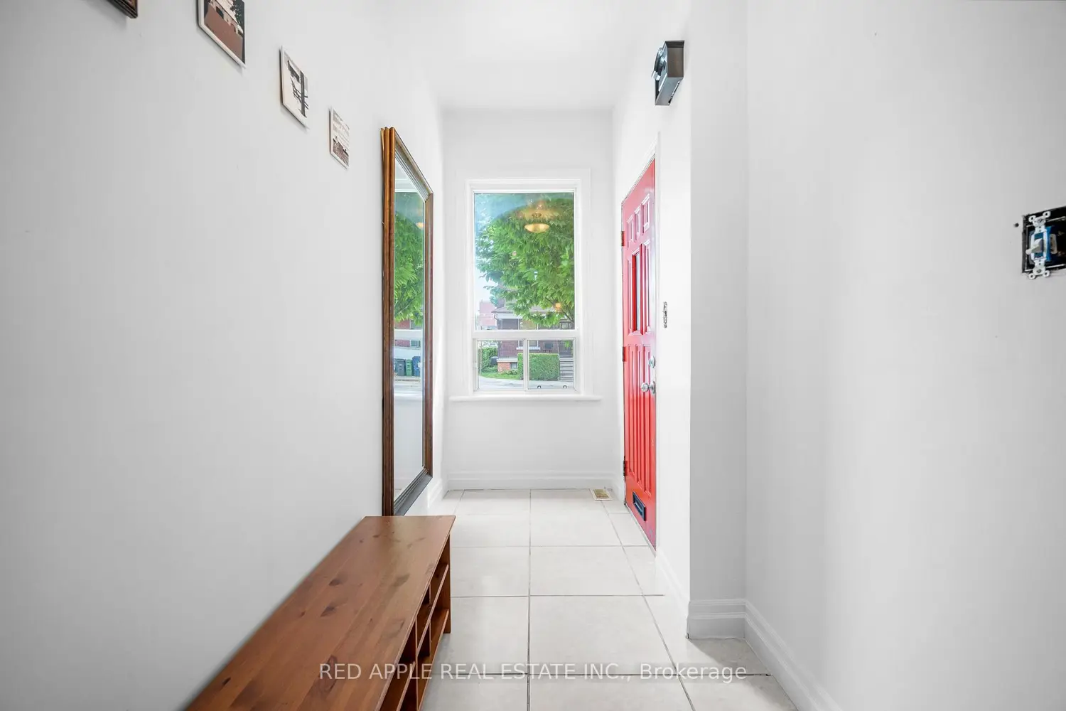Additional image 3 of 546 Dufferin Street