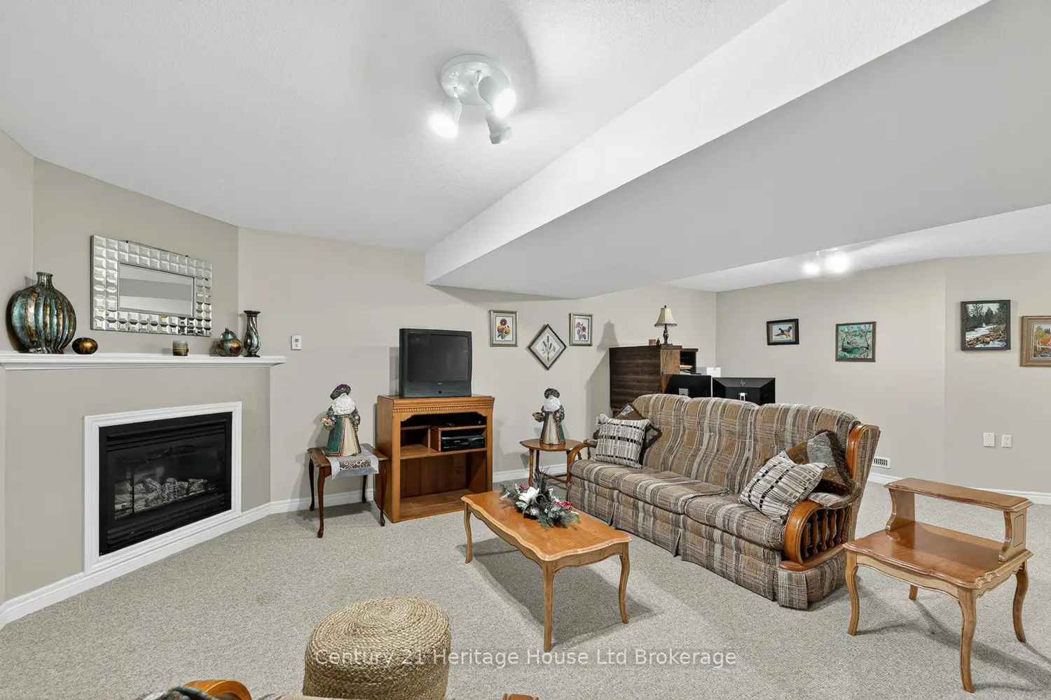 Additional image 9 of 450 Lakeview Drive 13