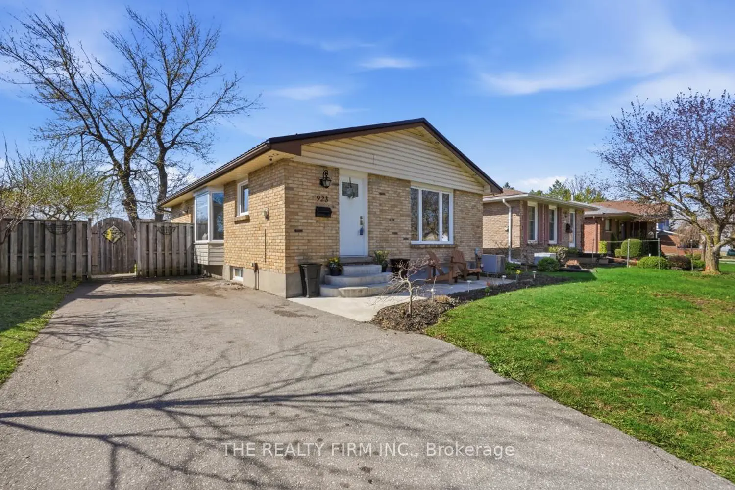 923 Willow Lane