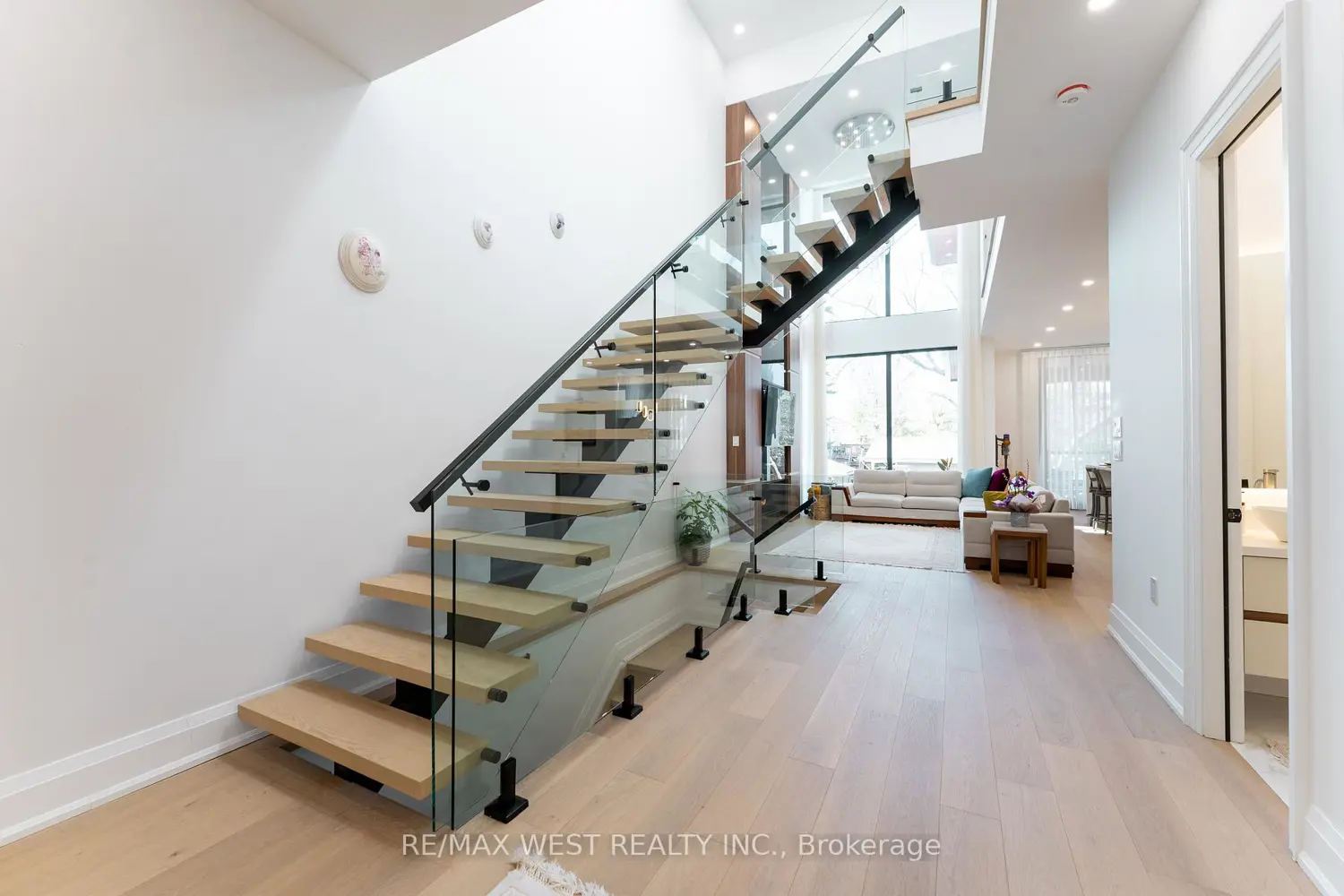 52 Wildwood Avenue photo 5
