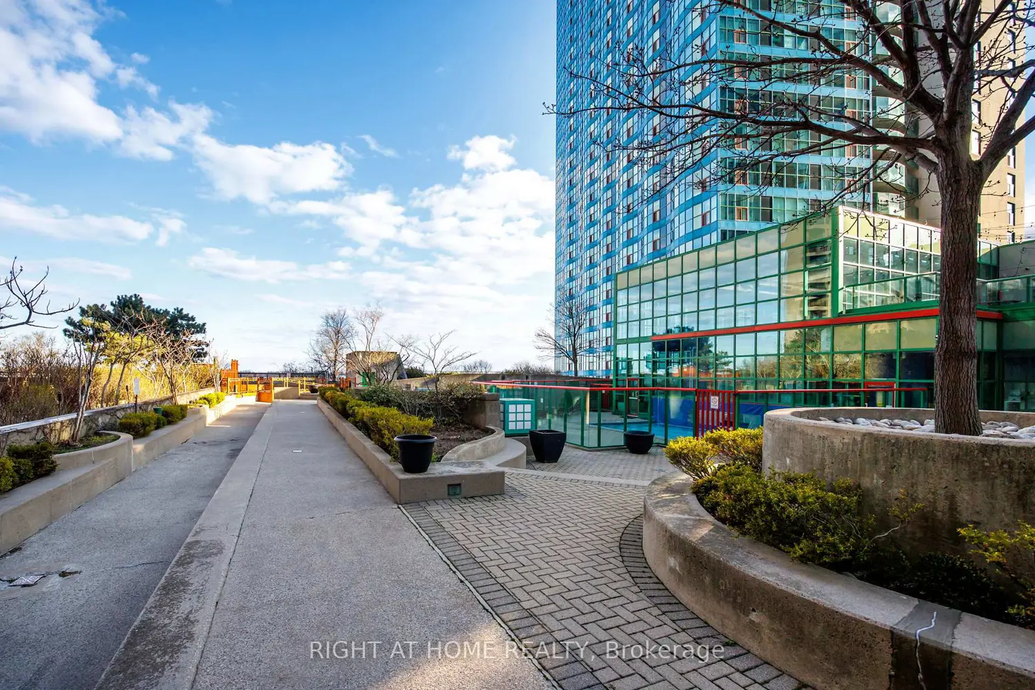 Additional image 10 of 77 Harbour Square 2306
