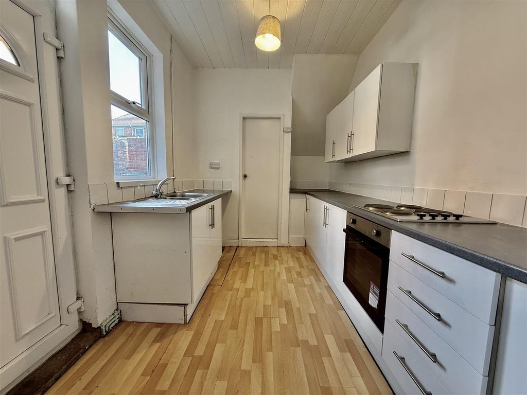Additional image 3 of 2 bed flat for saleFaraday Grove, Gateshead NE8