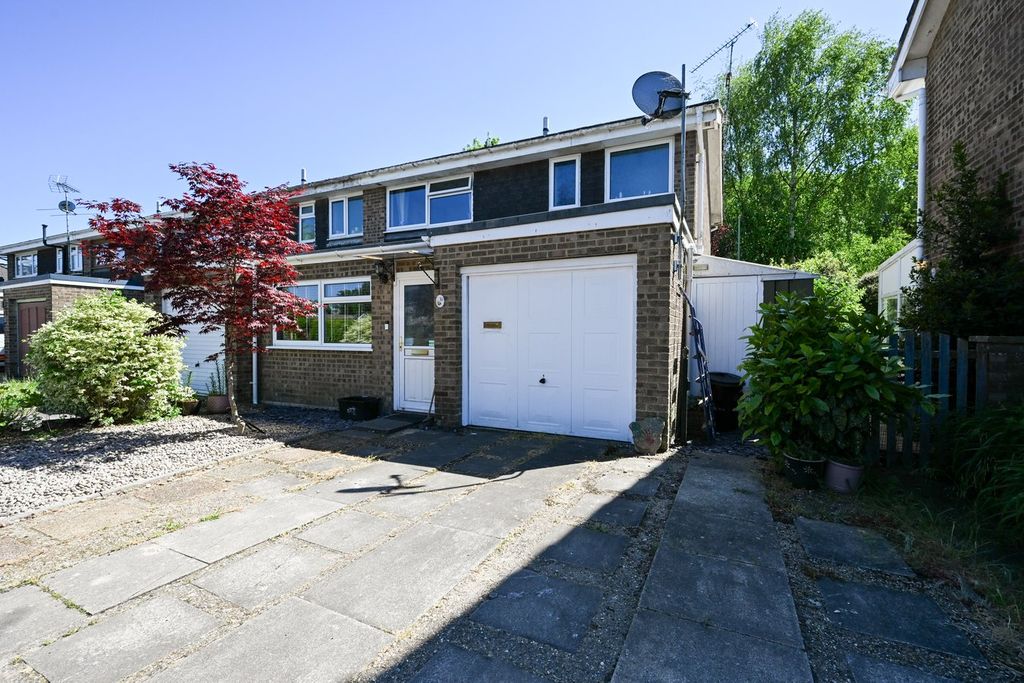 3 bed semi-detached house for saleOaklands Close, Fordingbridge SP6
