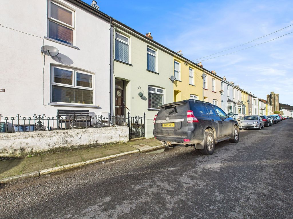 3 bed terraced house for saleGoodwick SA64