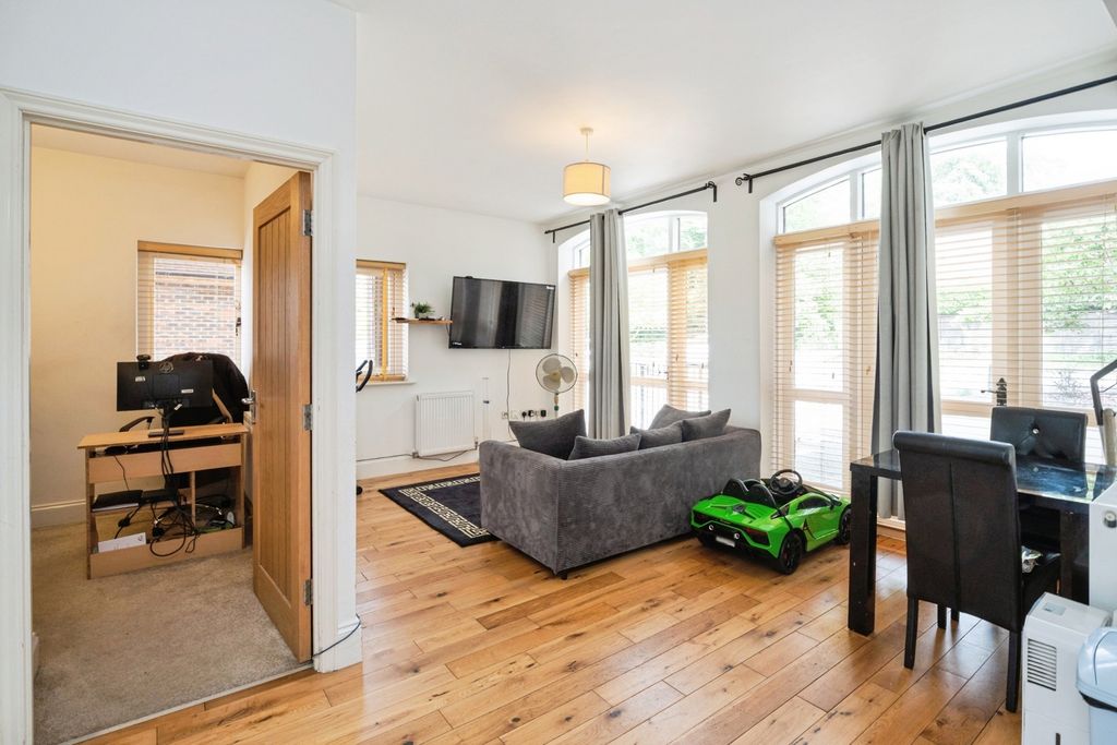 Additional image 13 of 2 bed flat for saleLondon Road, Hurst Green, Etchingham, East Sussex TN19
