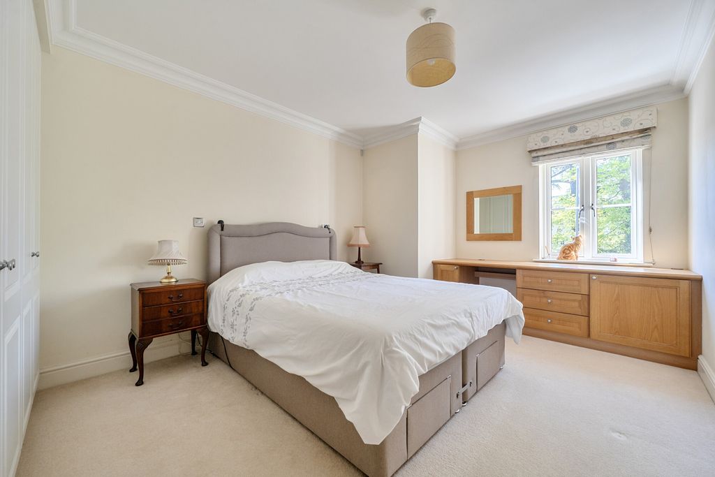 Additional image 14 of 2 bed flat for salePackhorse Road, Gerrards Cross, Buckinghamshire SL9