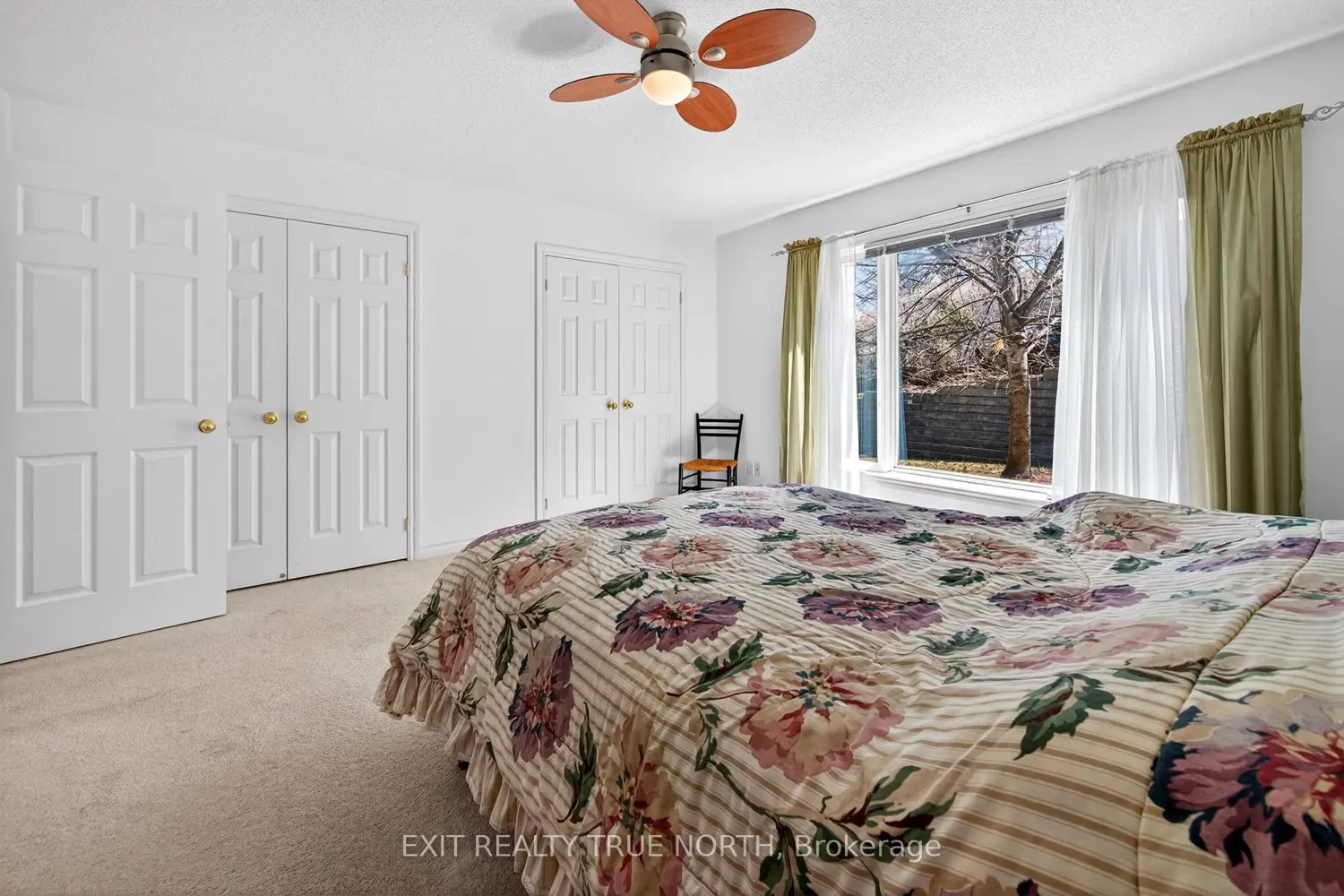 1021 Whitney Crescent photo 5