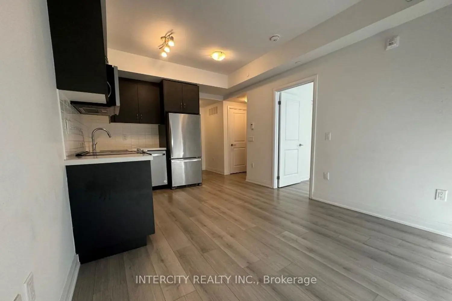 85 Attmar Drive 138 photo 4