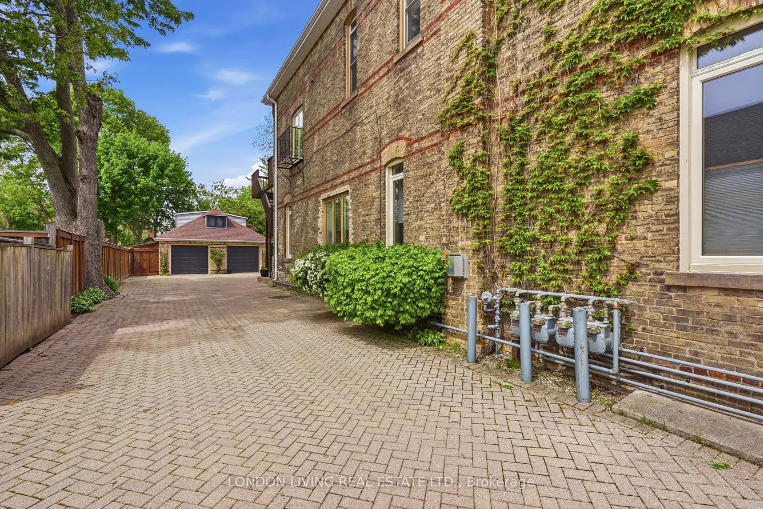 160 Bruce Street photo 5