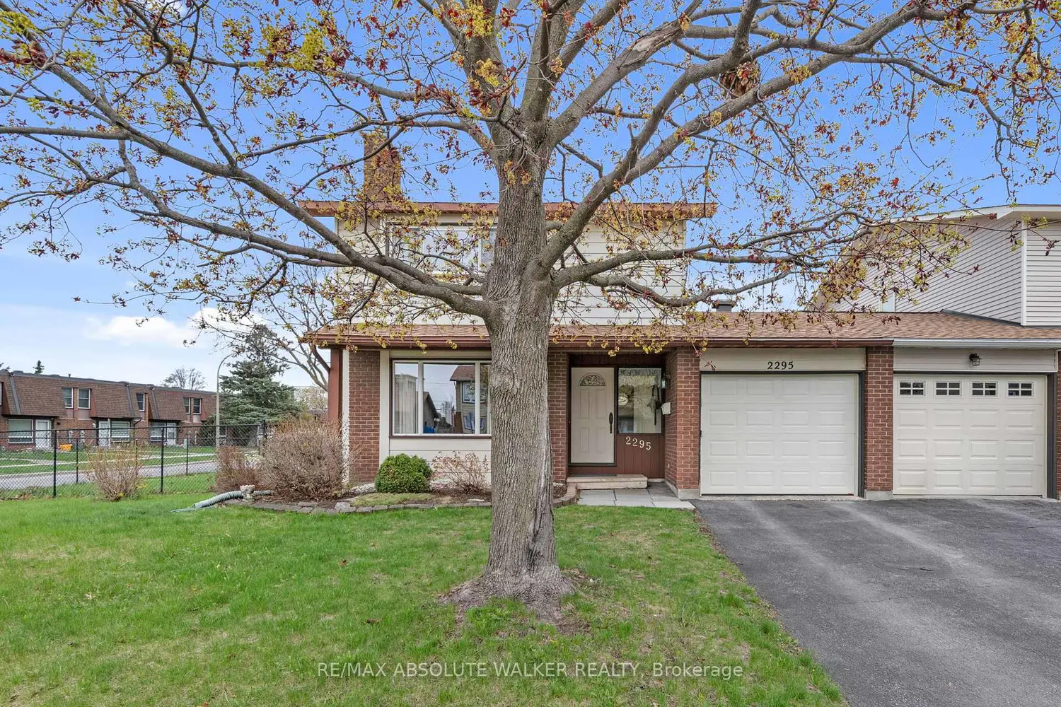 2295 Cotters Crescent