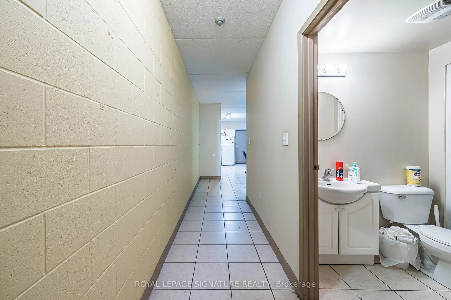 Additional image 4 of 251 Lester Street 401
