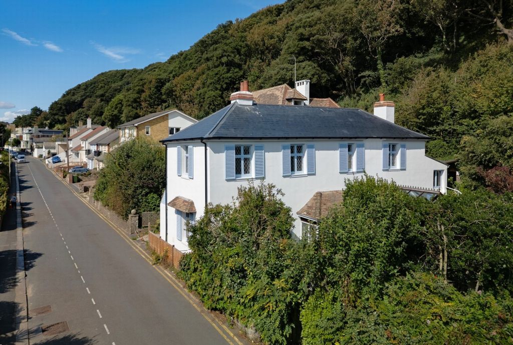 4 bed detached house for saleRadnor Cliff, Sandgate CT20