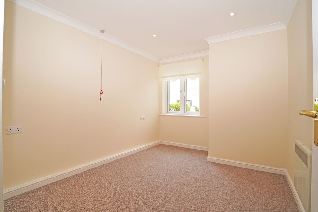 Additional image 5 of 2 bed flat for saleCobbett Court, Highworth SN6
