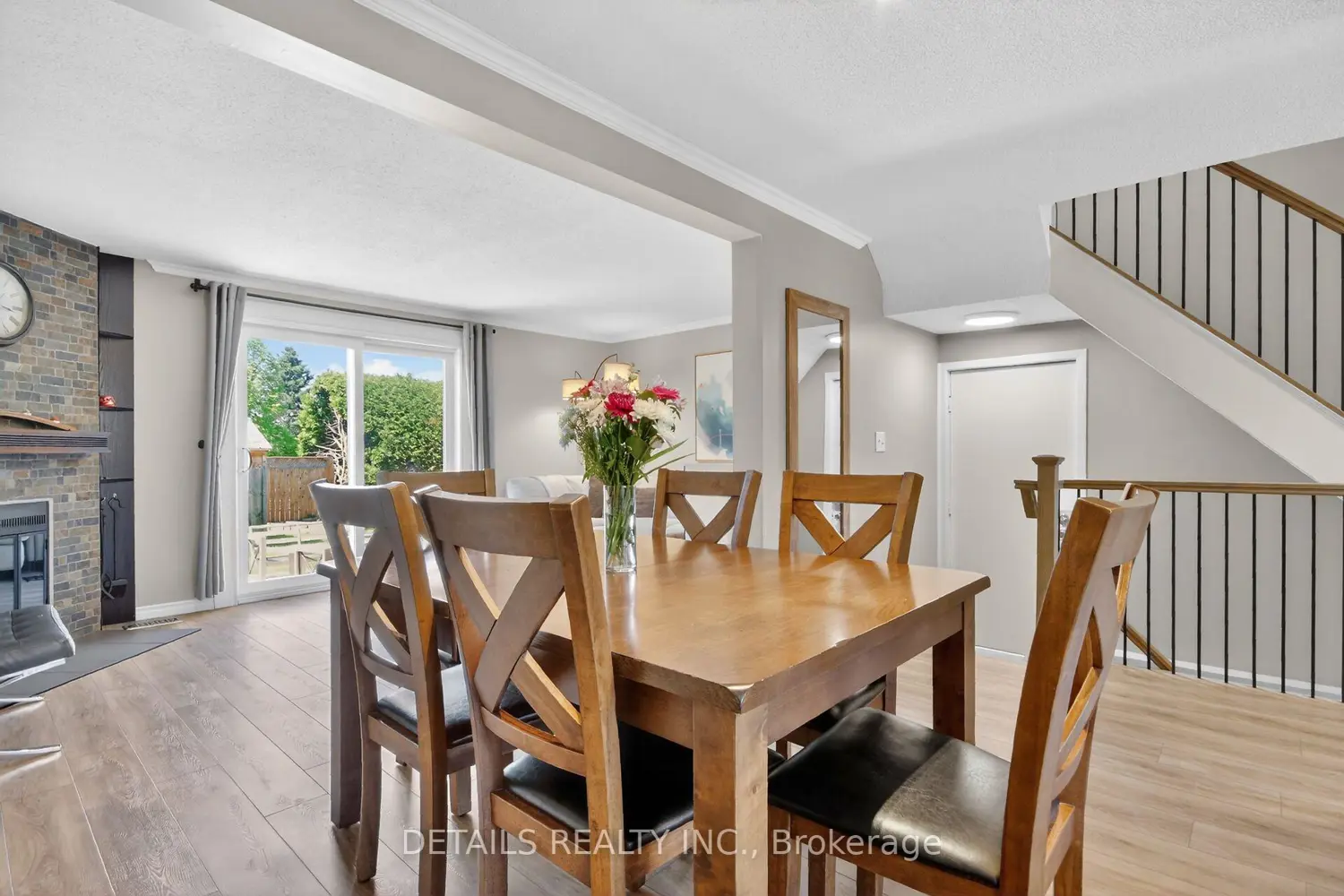 1033 Avignon Court photo 4