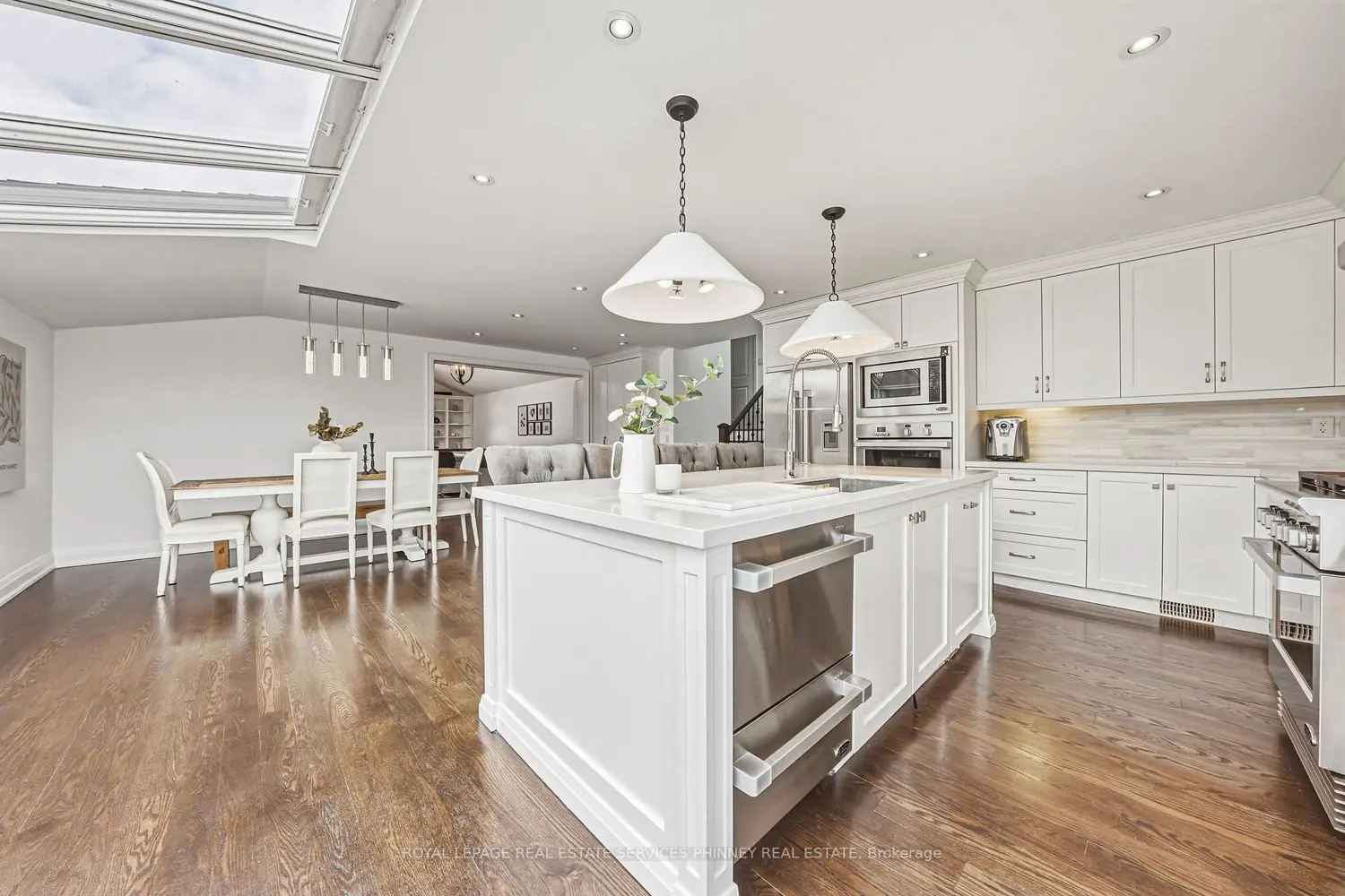 52 Joymar Drive photo 2