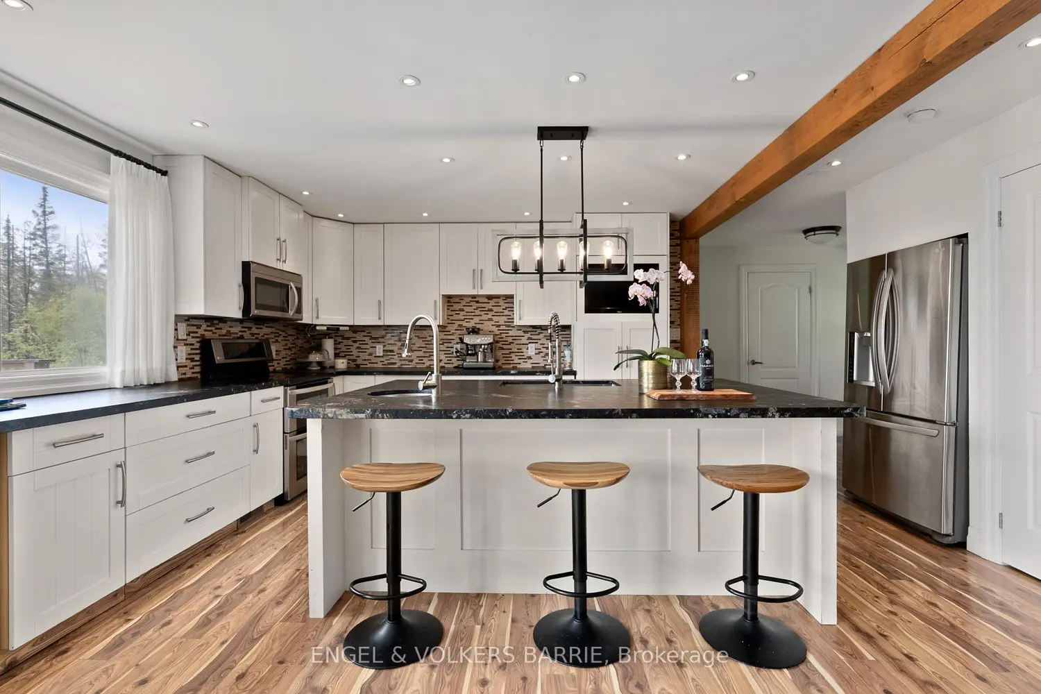 1441 Hendrie Road photo 4