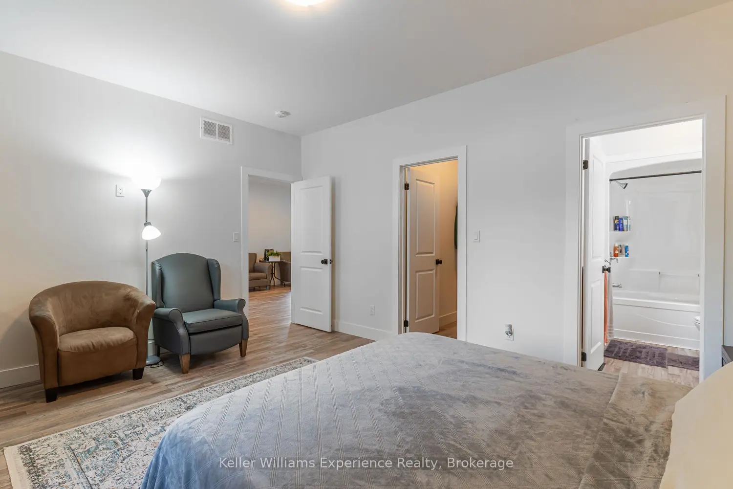 Additional image 4 of 342 Thompson Street