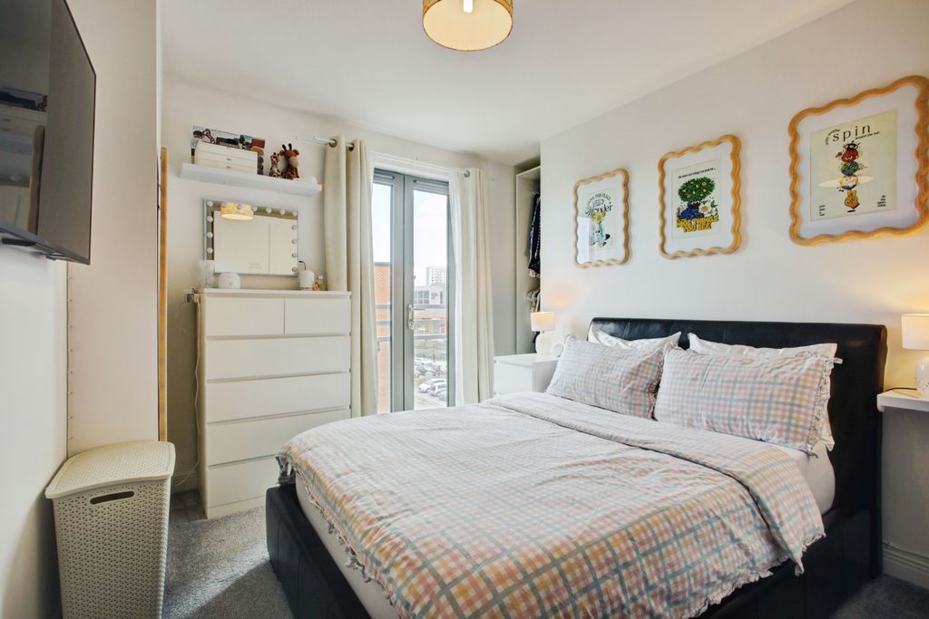 Additional image 10 of 2 bed flat for saleWorsdell Drive, Gateshead NE8