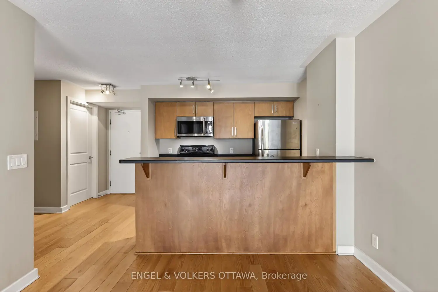 Additional image 8 of 138 Somerset Street 604