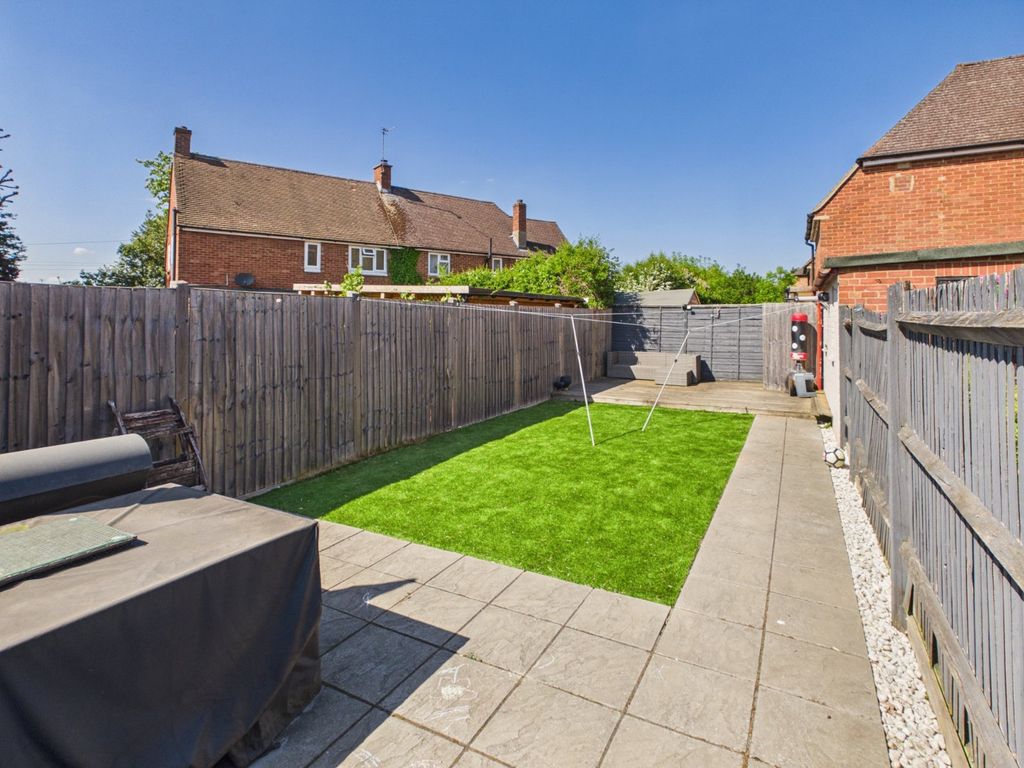 Additional image 8 of 2 bed maisonette for saleHillside Close, Chalfont St. Peter, Buckinghamshire SL9