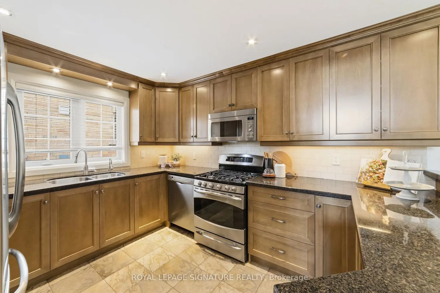Additional image 3 of 223 Rebecca Street 41