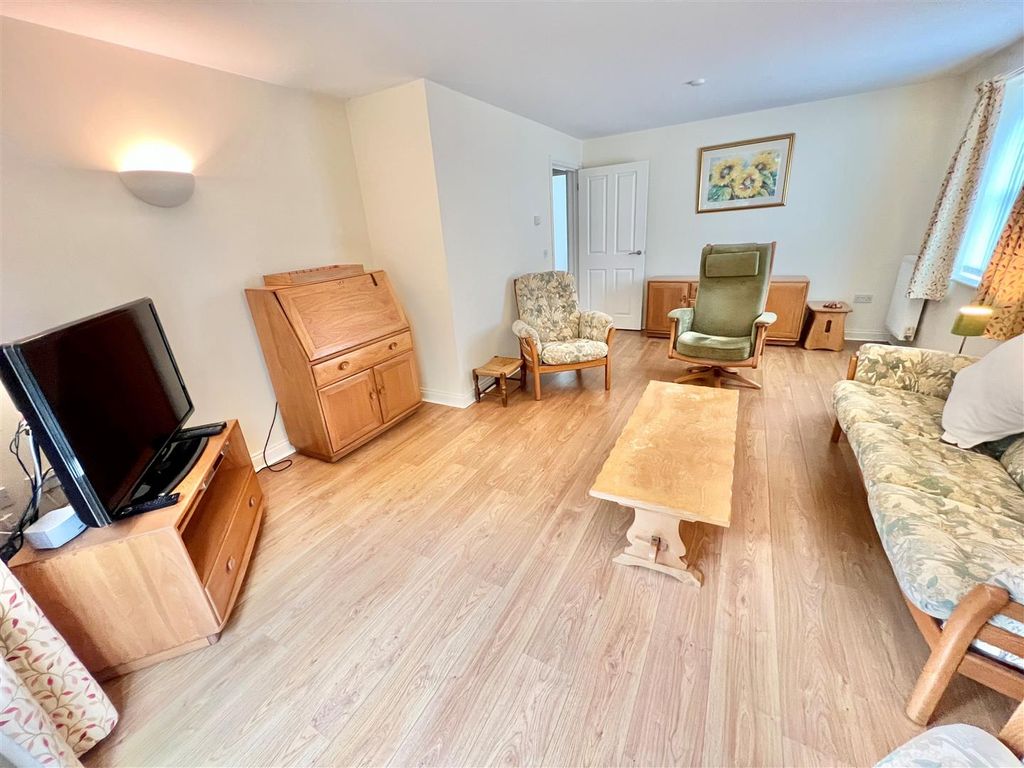 Additional image 7 of 5 bed detached house for saleFreshwater, Isle Of Wight PO40