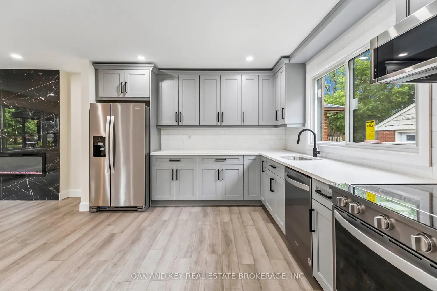 90 Jacqueline Street photo 5