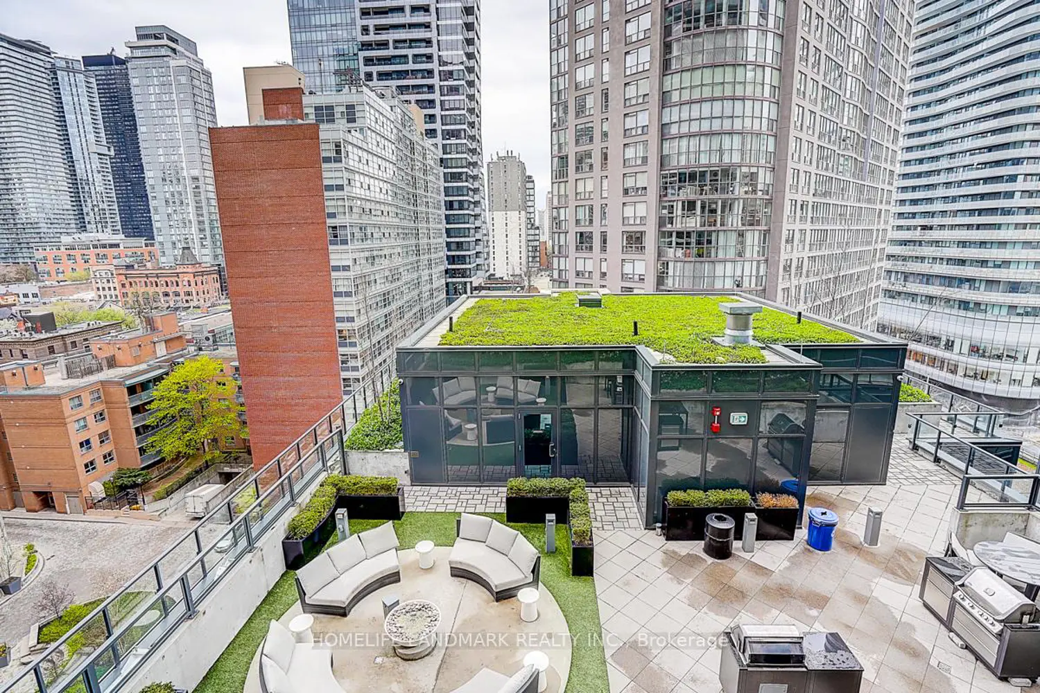 Additional image 11 of 955 Bay Street 1116