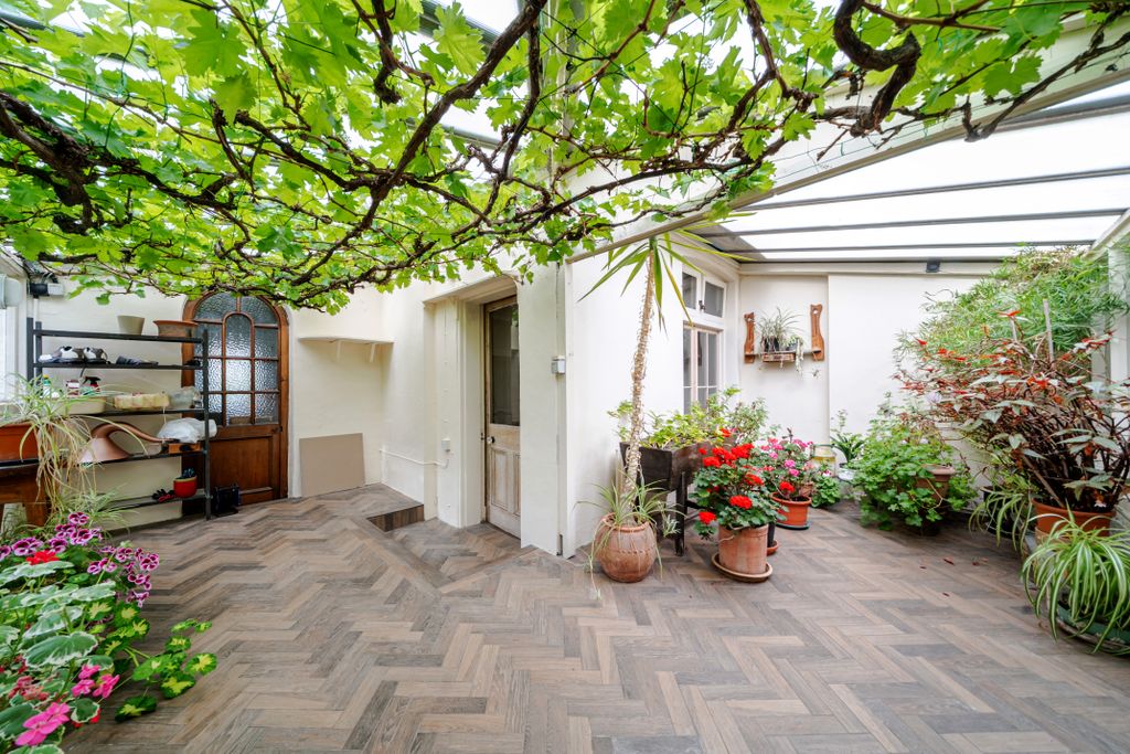 Additional image 8 of 6 bed detached house for saleMilbourne Lane, Esher KT10