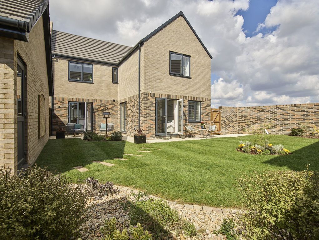 Additional image 2 of 4 bed detached house for sale84 Ferry Road, Laureate Fields, Felixstowe, Suffolk IP11