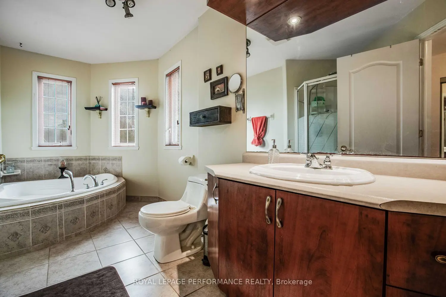 Additional image 11 of 531 Du Bercail Road