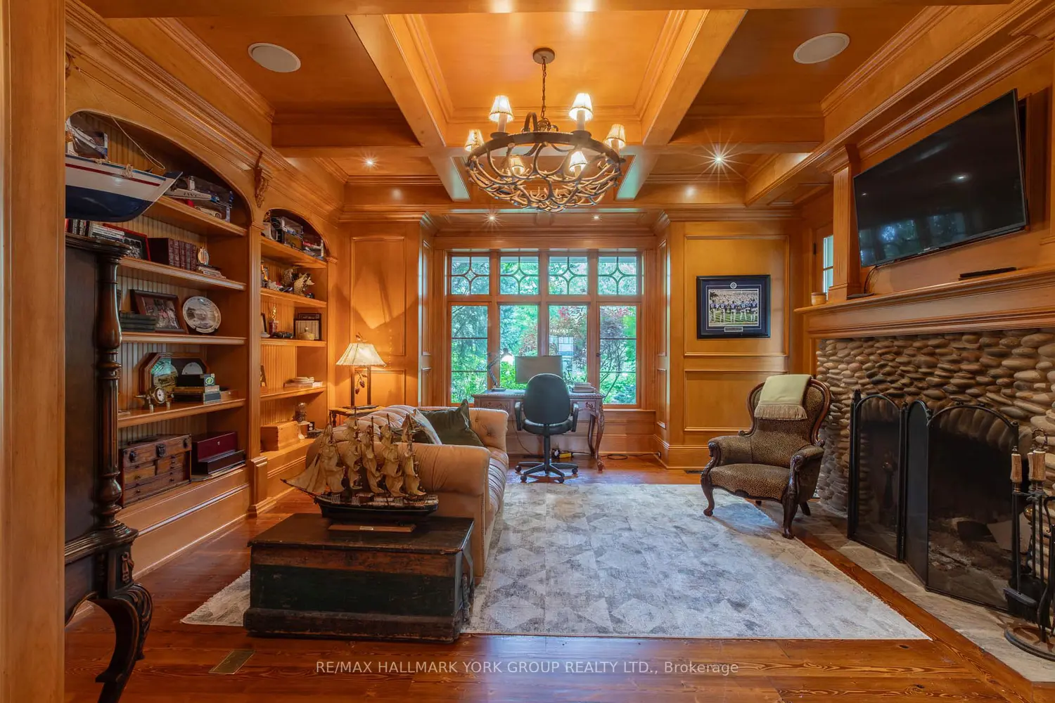 736 Lake Drive photo 5