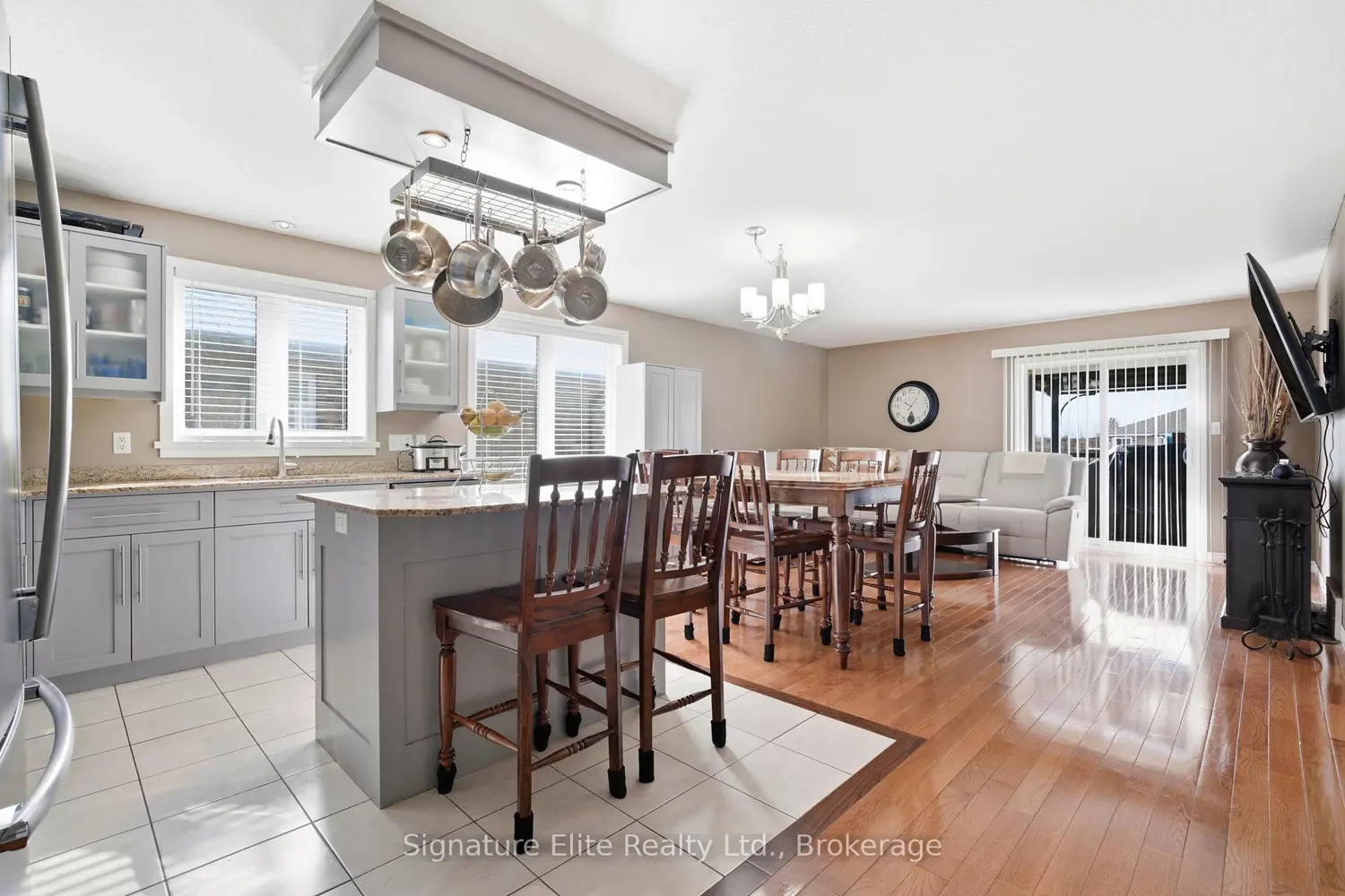 105 Milton Seiler Crescent photo 3