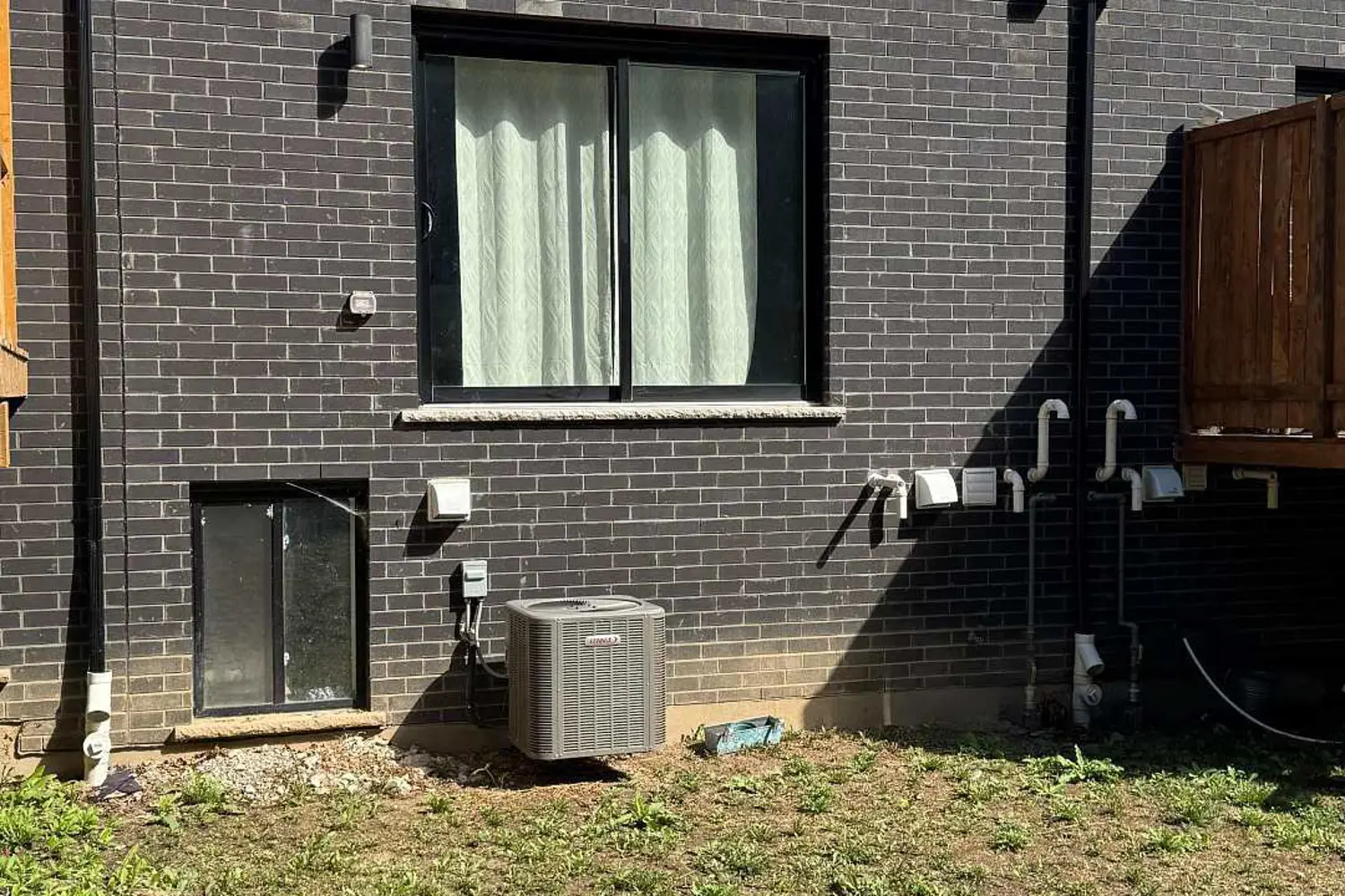 928 Robert Ferrie Drive photo 2
