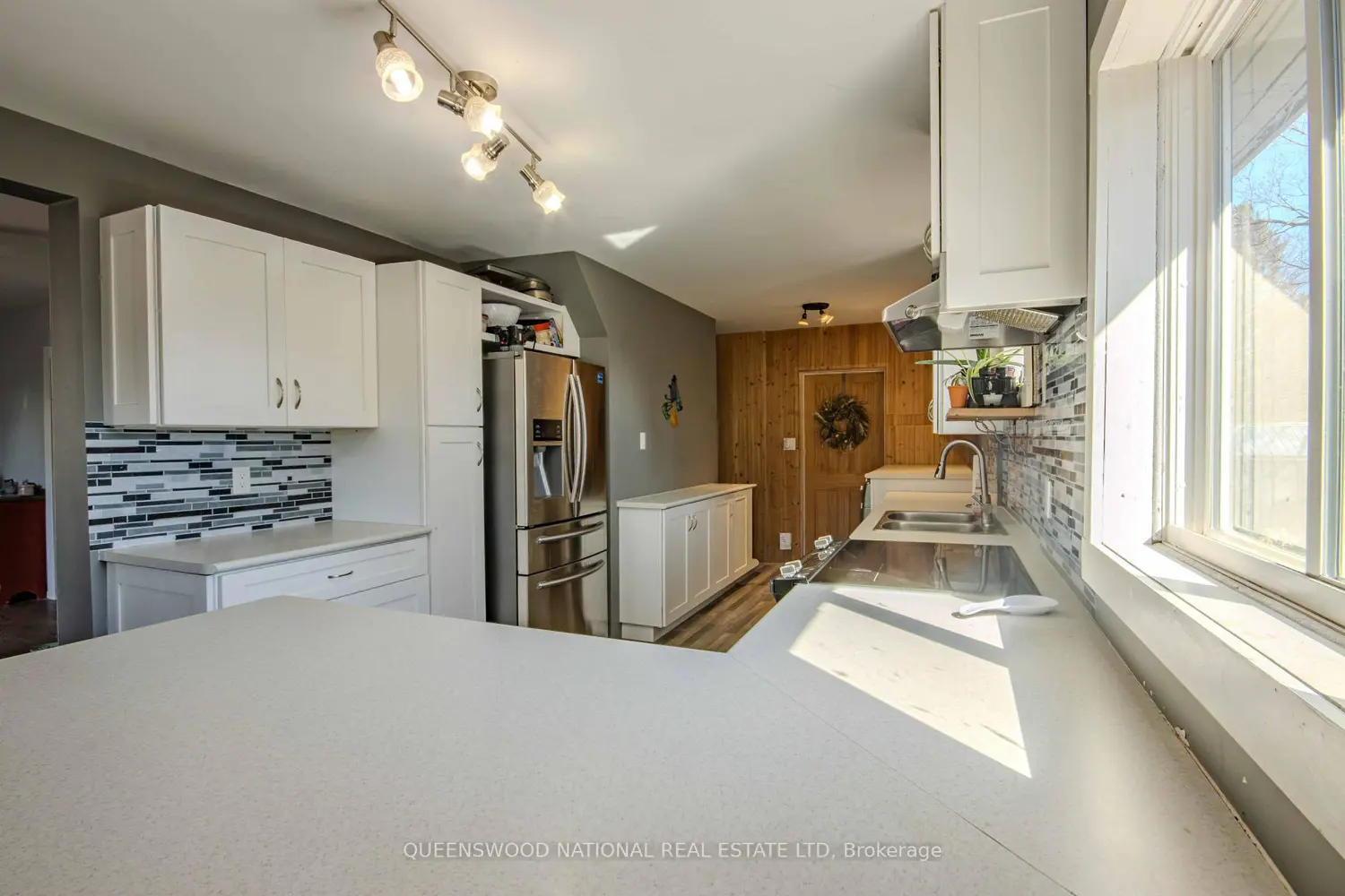 954 Schutt Road photo 5