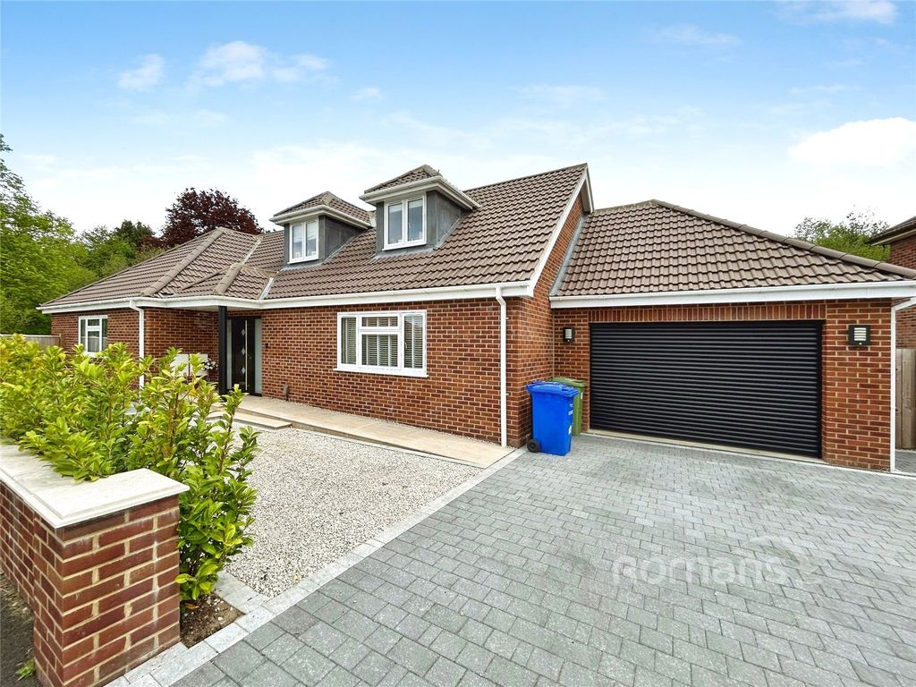 Additional image 13 of 4 bed detached house for saleGlebe Road, Farnborough, Hampshire GU14
