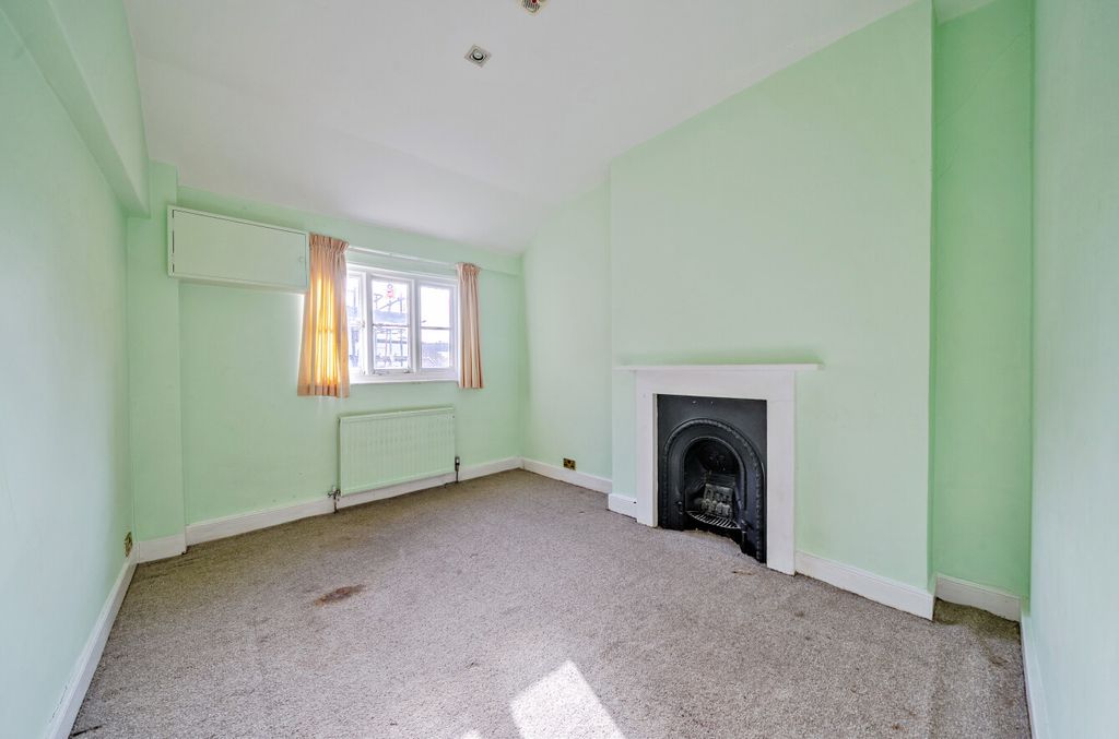 Additional image 8 of 3 bed flat for saleGloucester Street, Faringdon, Oxfordshire SN7