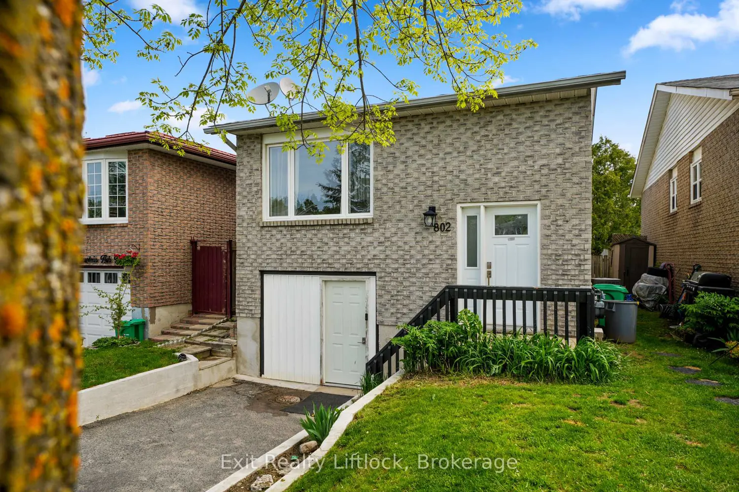 802 Mountain Ash Road photo 2