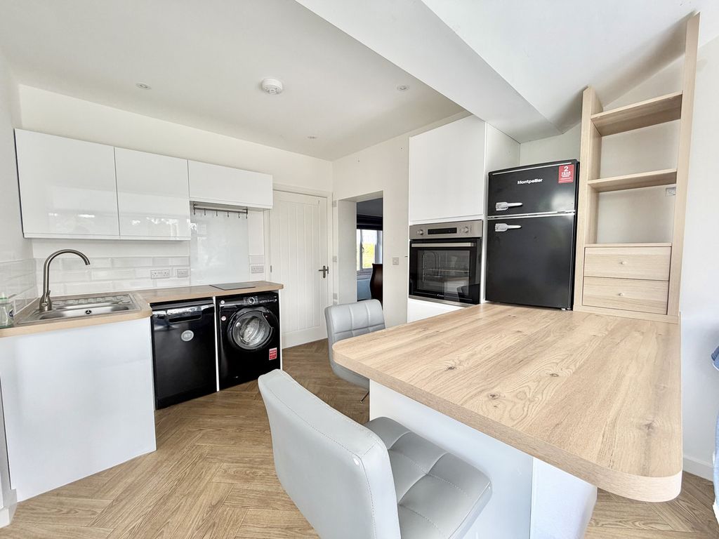 Additional image 18 of 3 bed bungalow for saleMadeira Lane, Freshwater PO40