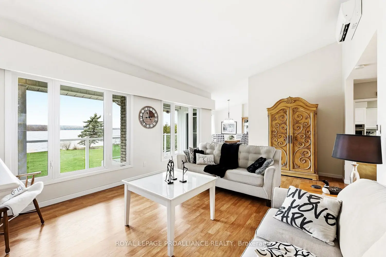 9 Dorthy Drive photo 3
