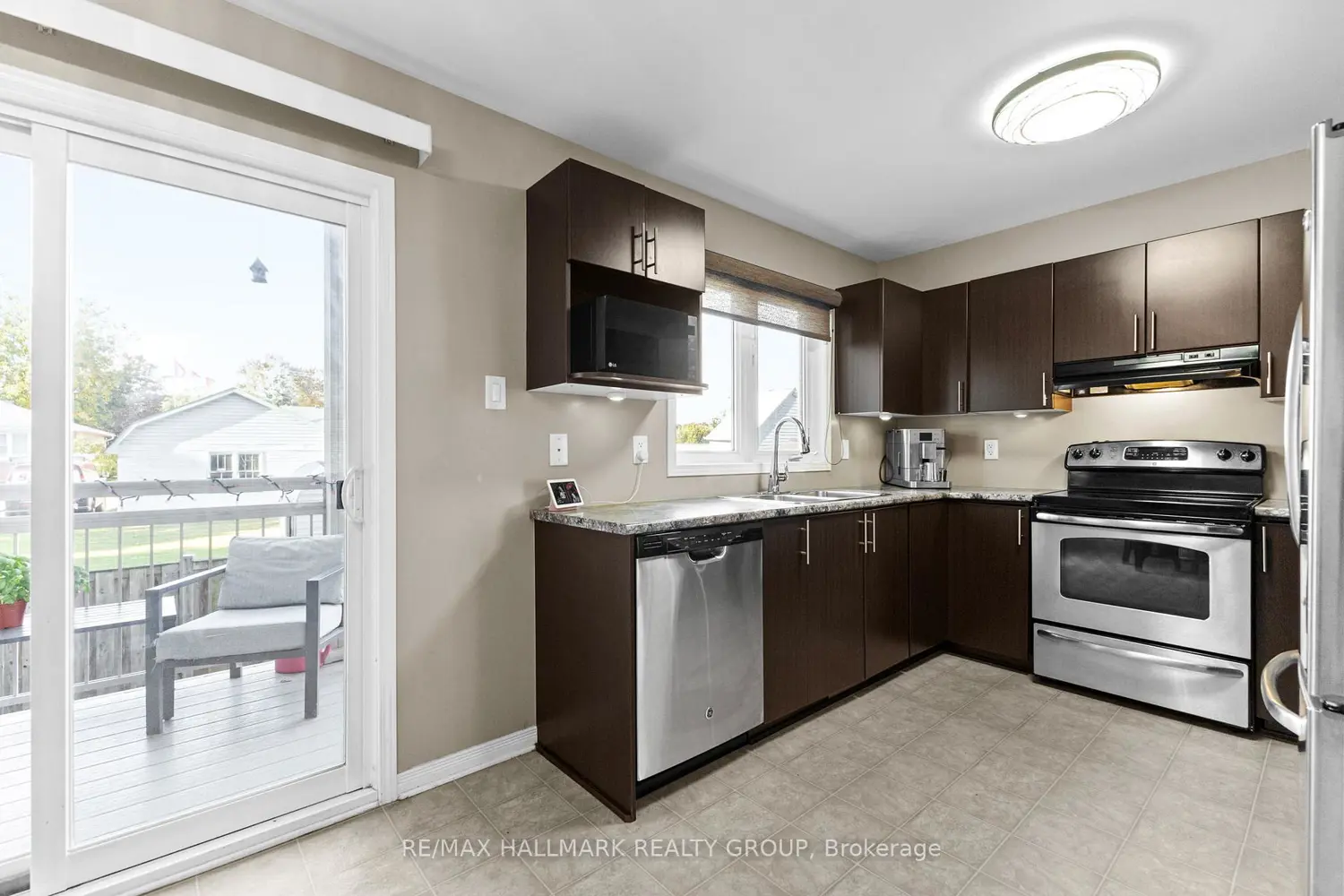 358 Galston Private photo 5
