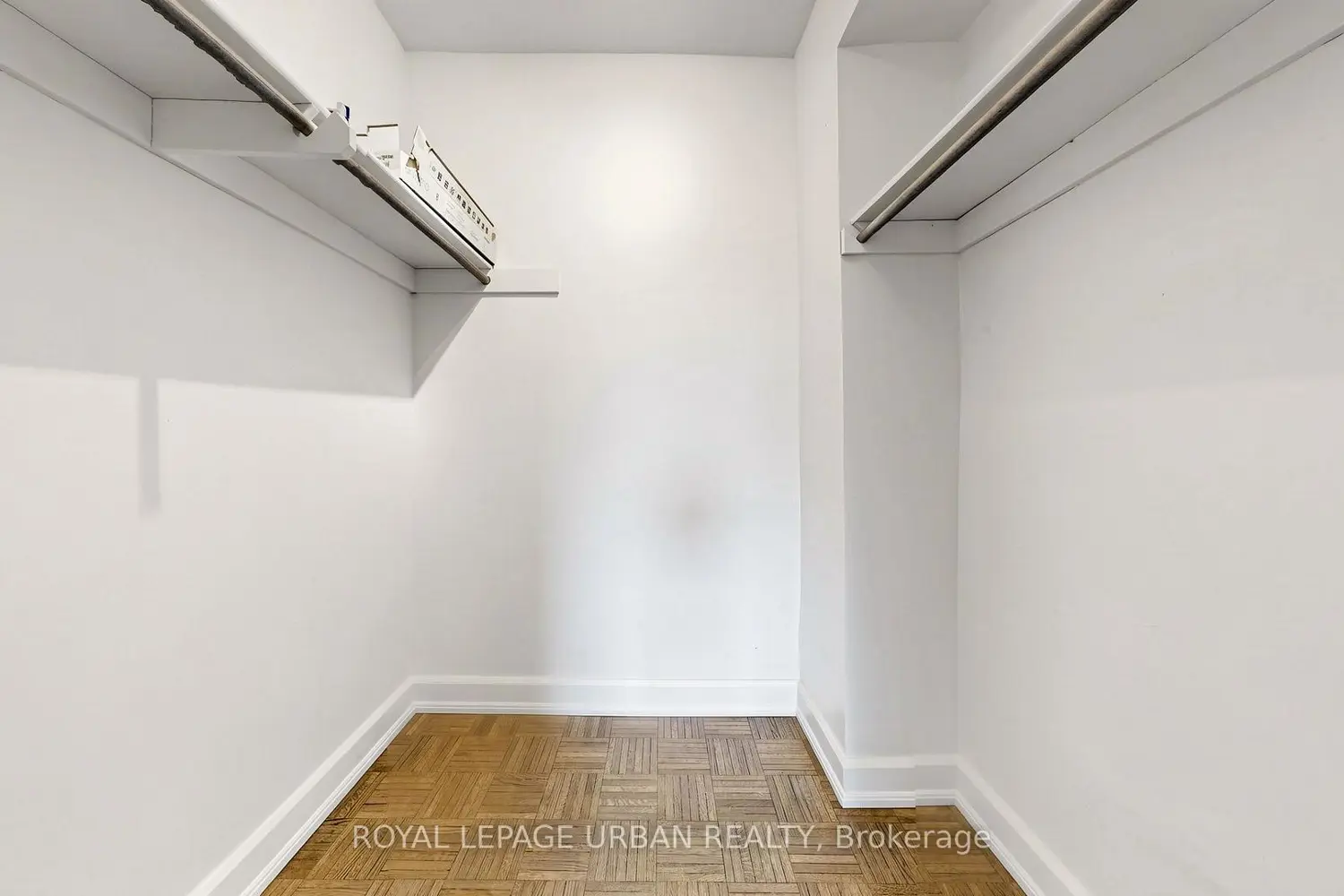 60 Pavane Linkway 602