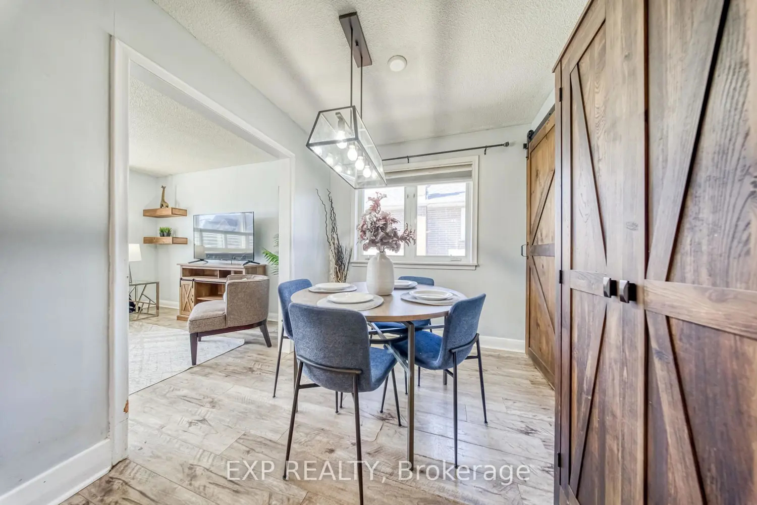 752 Eastbourne Avenue photo 3