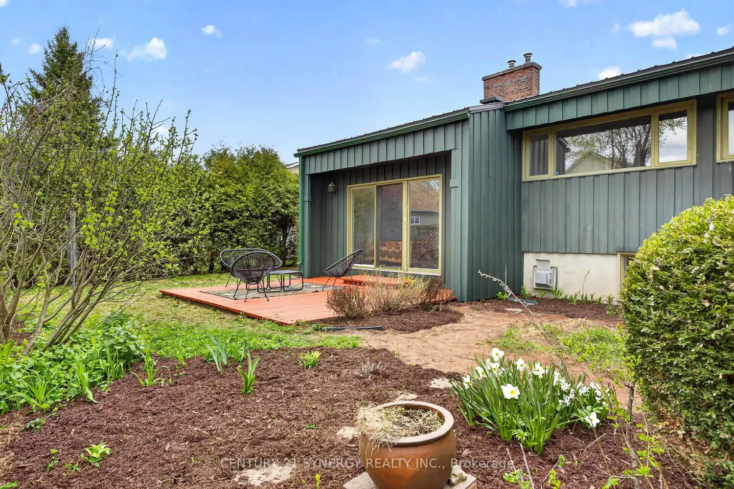 171 Peter Street photo 4