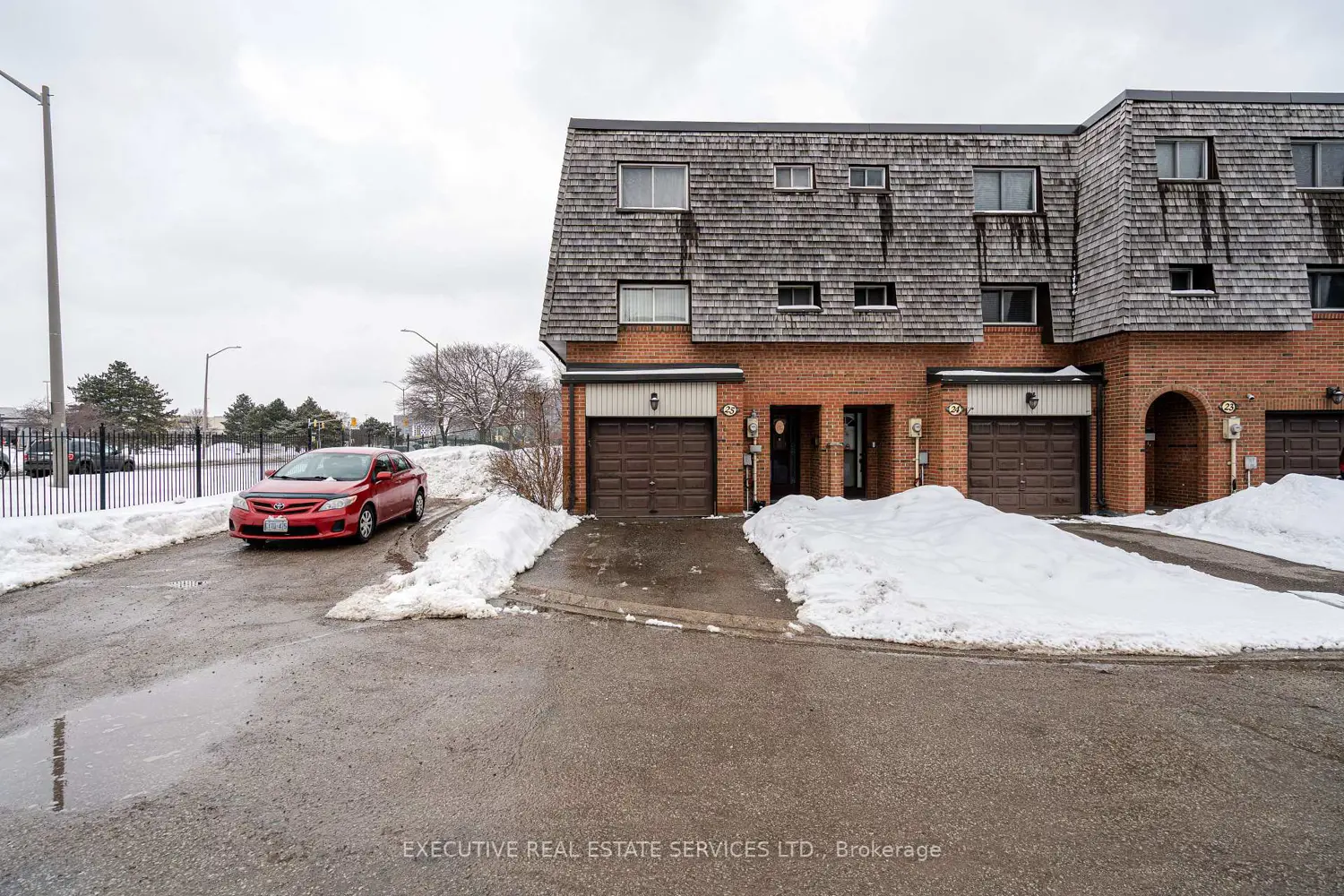 25 Briar Path