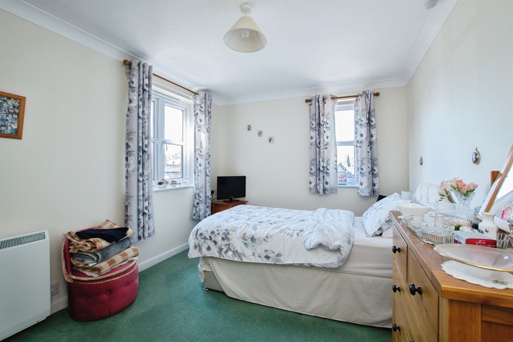 Additional image 8 of 2 bed flat for saleSalisbury Street, Fordingbridge SP6