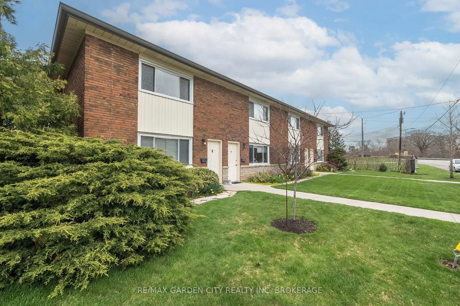 2-8 Riverview Boulevard photo 3